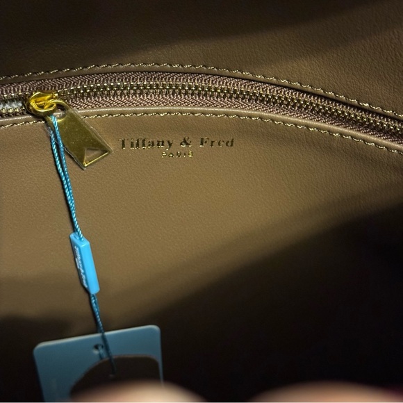 Tiffany & Fred Paris Elegant Brown Woven Tote - Picture 5 of 16